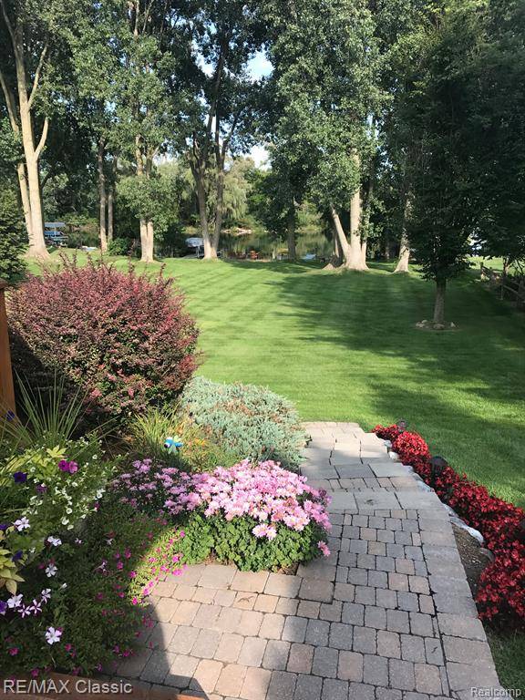 Commerce Twp, MI 48382,5280 INVERRARY Lane