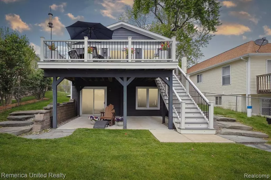 Pinckney, MI 48169,11449 SUNSET Boulevard