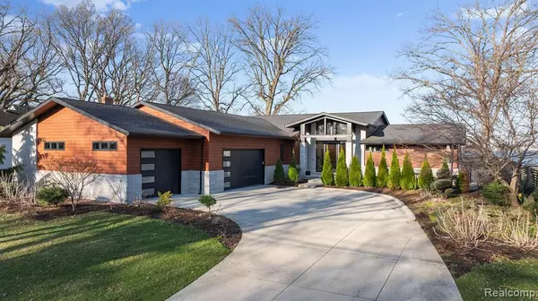 Grosse Ile, MI 48138,28694 Swan Island Drive