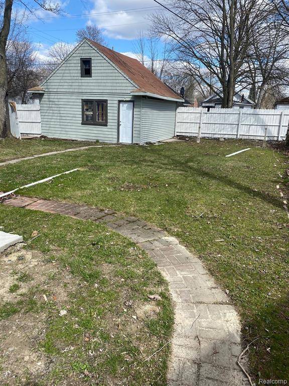 Detroit, MI 48219,16614 SUNDERLAND Road