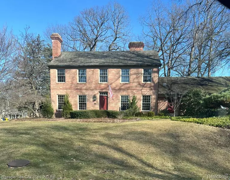 5051 Forest Way, Bloomfield, MI 48302
