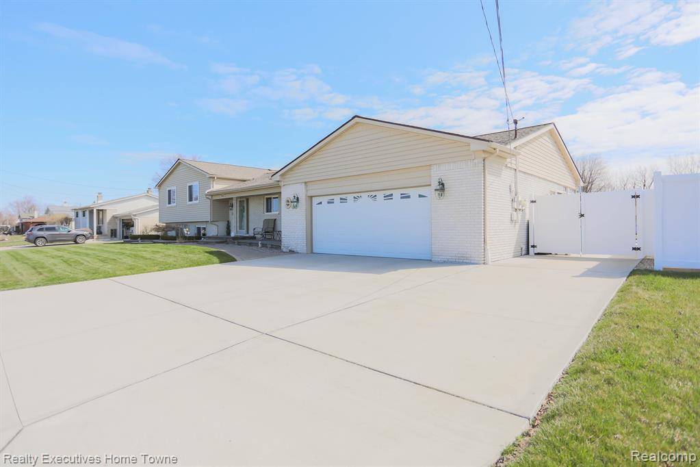 Harrison Township, MI,38168 MAST Street