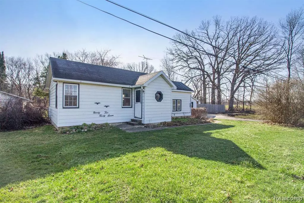 Swartz Creek, MI 48473,9257 LINDEN Road