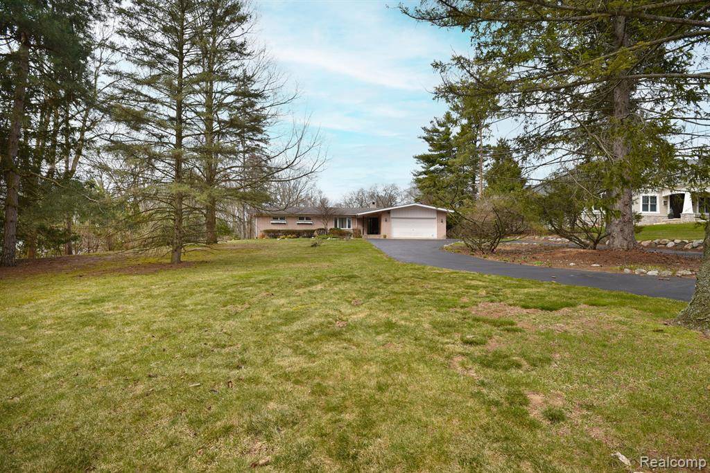 30273 ROSEMOND Drive, Franklin, MI 48025