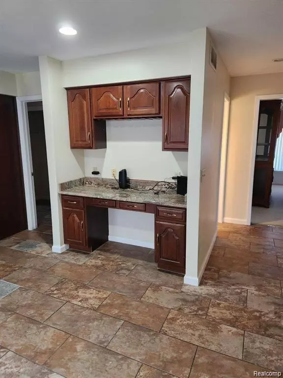 Saginaw, MI 48603,4028 AUTUMN Ridge