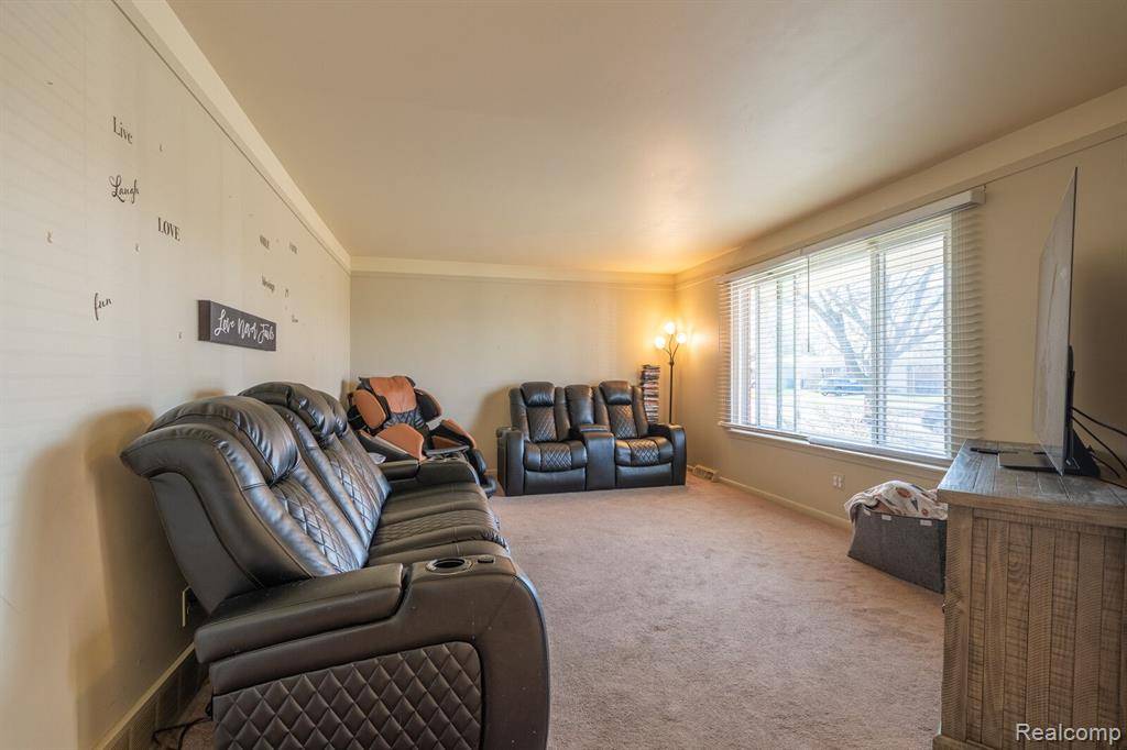 Warren, MI 48089,11823 CHAMPAIGN Avenue