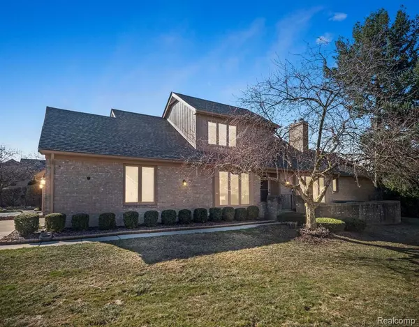 1227 Autumn Drive, Troy, MI 48098