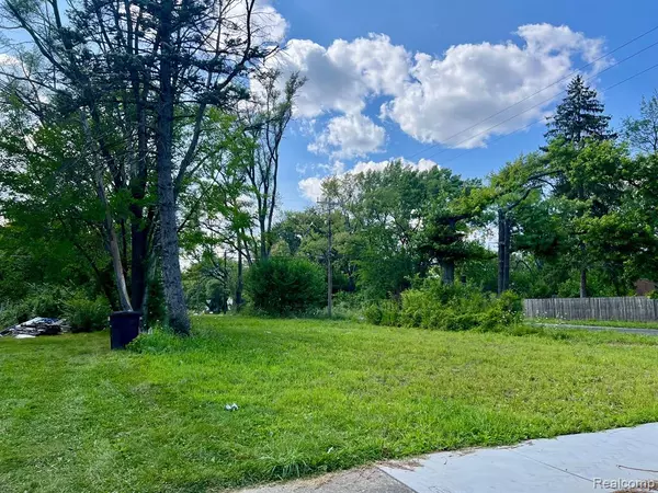 19511 GILCHRIST Street, Detroit, MI 48235