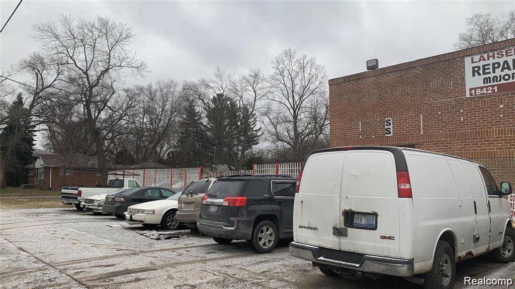 18421 LAHSER Road, Detroit, MI 48219