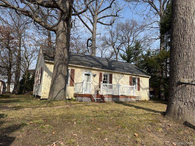Howell, MI 48843,5988 GLEN ECHO Drive