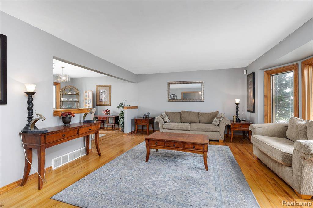 West Bloomfield, MI,5555 CASTLETON Drive