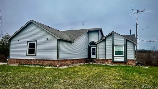 2366 BALDWIN W Road,  Fenton,  MI 48430