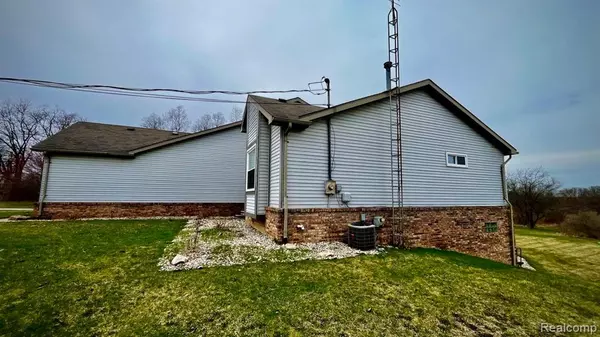 Fenton, MI 48430,2366 BALDWIN W Road