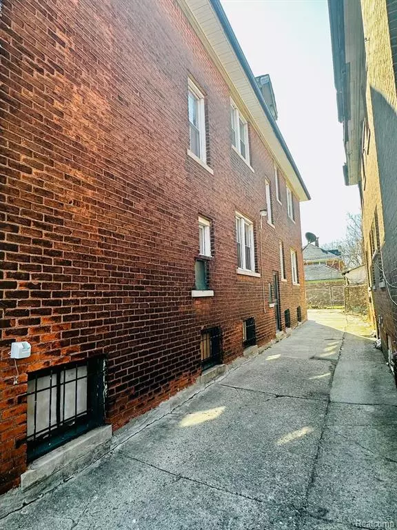 Detroit, MI 48206,2951 TUXEDO Street