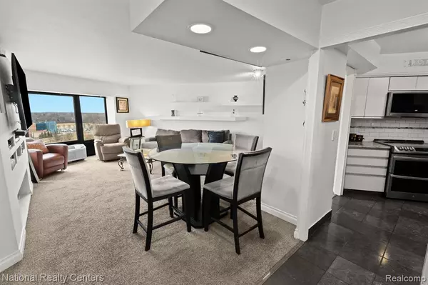 Southfield, MI 48075,5000 TOWN Center