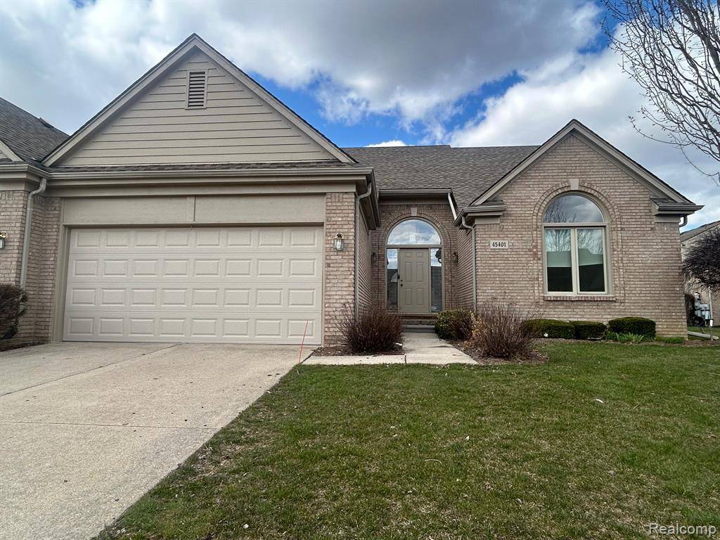 45401 DIAMOND POND Drive, Macomb, MI 48044