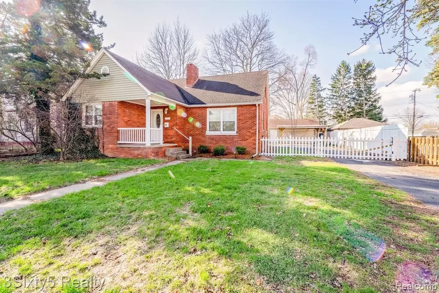 171 W COLUMBIA Avenue, Belleville, MI 48111