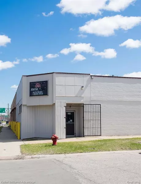 300 E 8 MILE Road, Highland Park, MI 48203