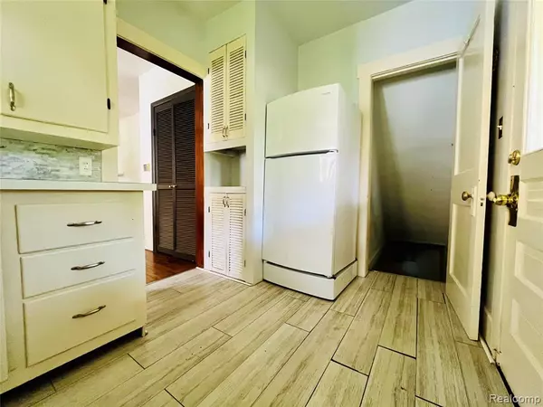 Royal Oak, MI 48067,716 CATALPA Drive