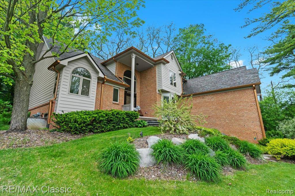 Commerce Twp, MI 48382,5721 CORALWOOD Court