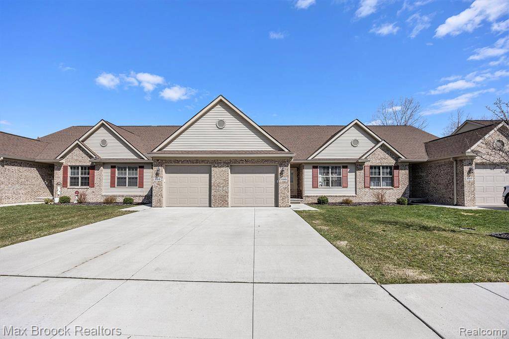 205 JONATHON Drive, Almont, MI 48003