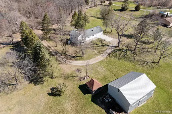 Ortonville, MI 48462,5821 SAWMILL LAKE Road