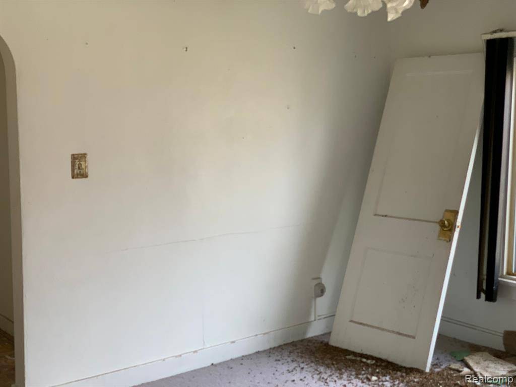 Flint, MI 48503,325 W PATERSON Street