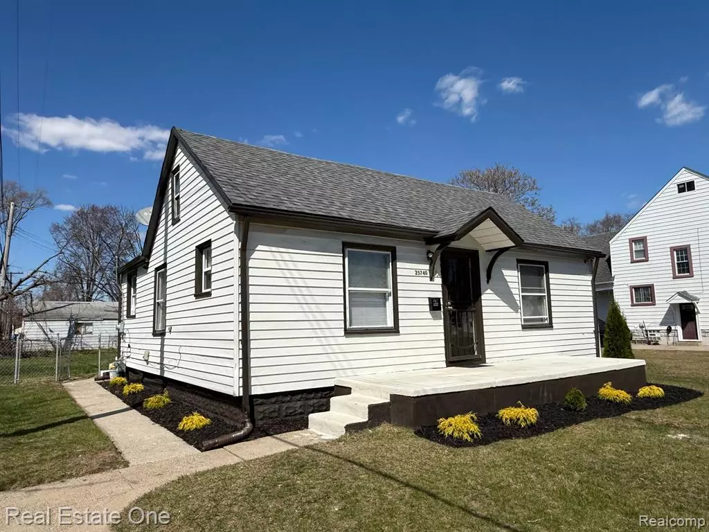Dearborn Heights, MI 48125,25740 POWERS Avenue
