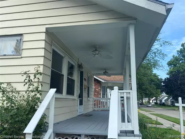 Saint Clair Shores, MI 48080,22106 AVALON Street