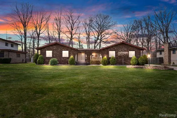 Flint, MI 48506,3027 COURTESY Drive