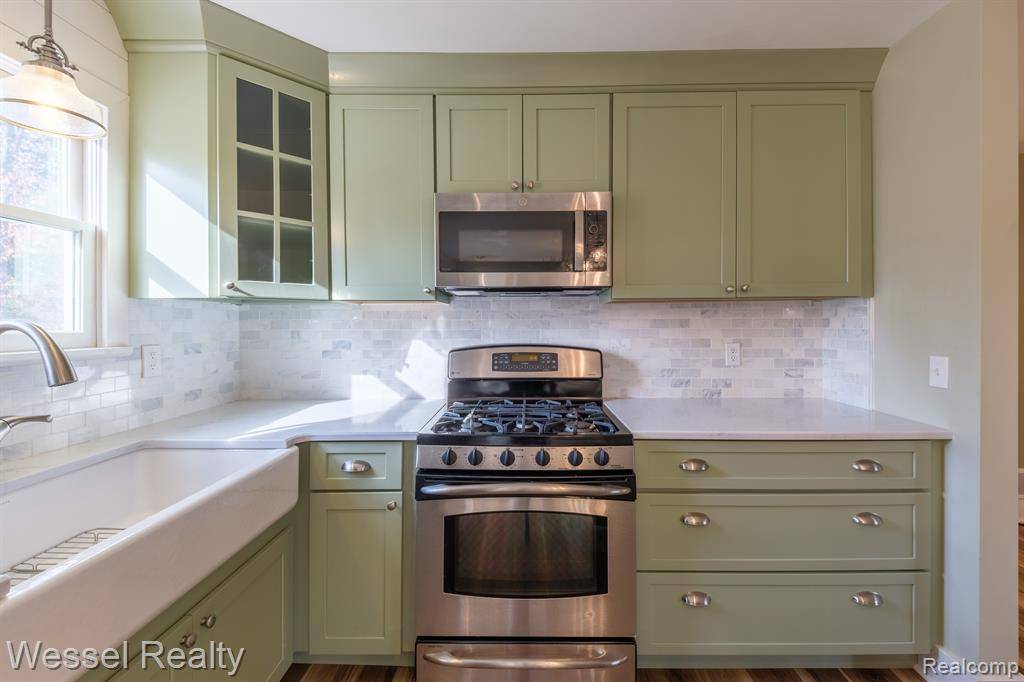 Holly, MI 48442,557 Green Cove Drive