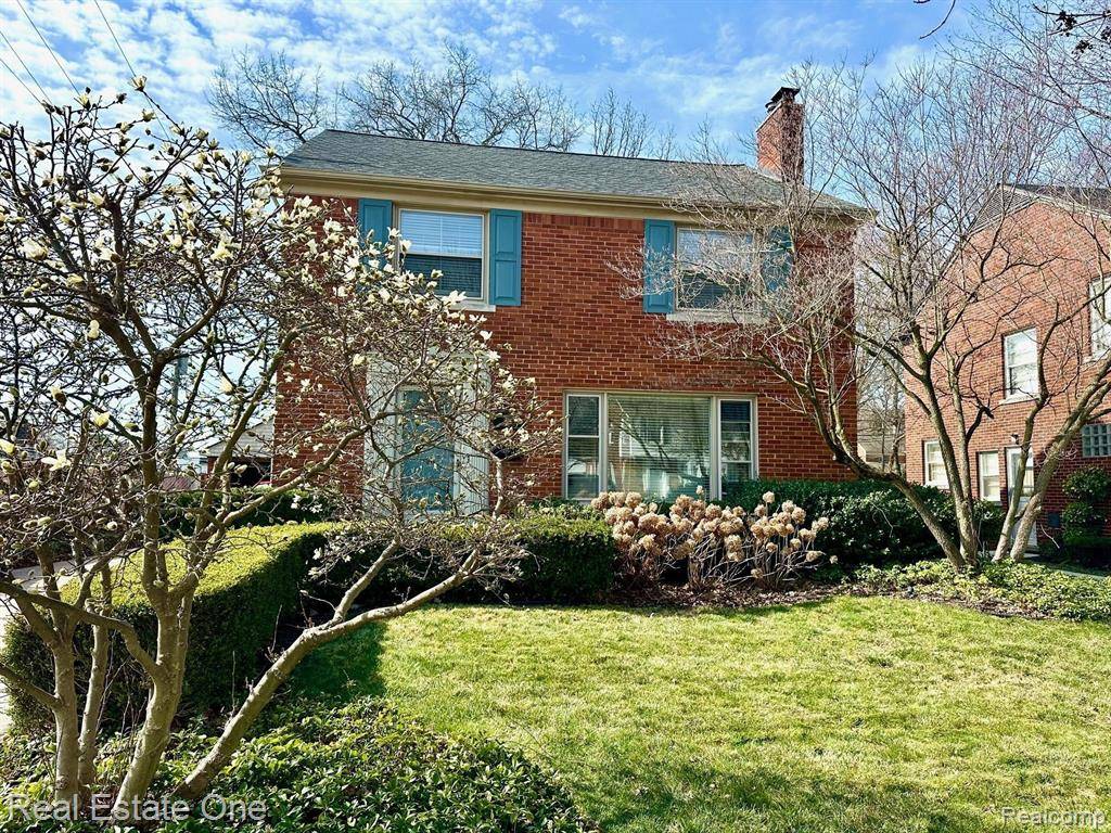 Grosse Pointe Woods, MI 48236,1651 LITTLESTONE Road