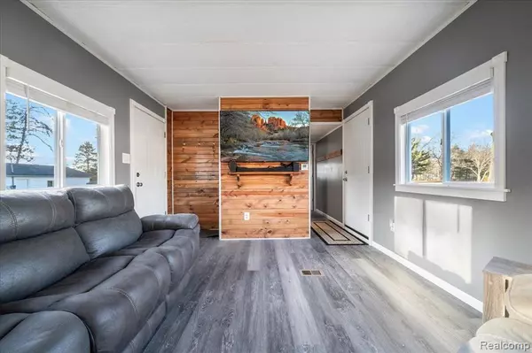 West Branch, MI 48661,2989 HORSESHOE LAKE Road