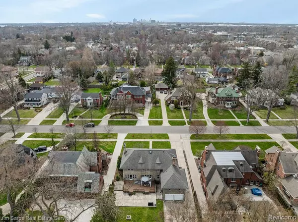 Grosse Pointe Park, MI 48230,938 Balfour Street