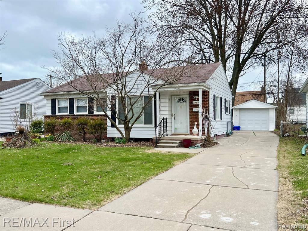 22936 CAROLINA Street, Saint Clair Shores, MI 48080
