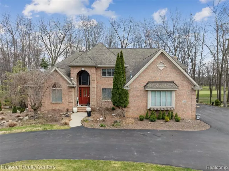 1449 GLENEAGLES, Highland, MI