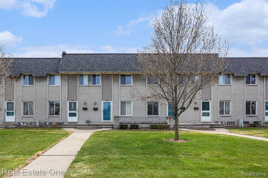 4288 15 MILE Road, Sterling Heights, MI 48310