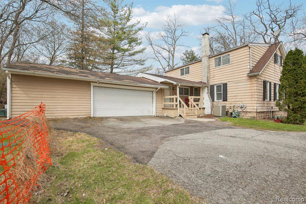 Farmington Hills, MI 48334,27423 W 12 MILE Road