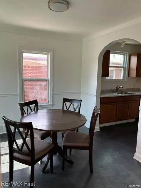 Detroit, MI 48205,15211 EASTBURN Street