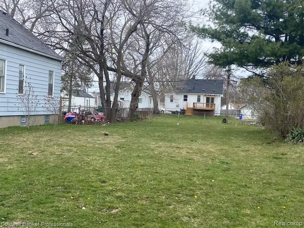Eastpointe, MI 48021,16241 EVERGREEN Avenue