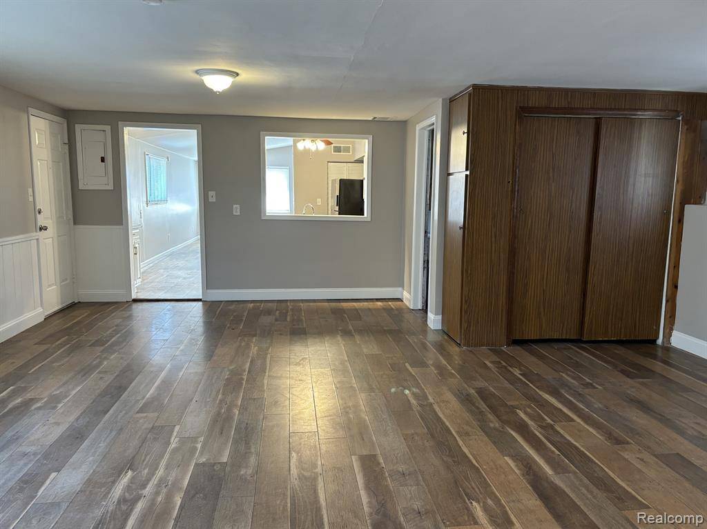 Hazel Park, MI 48030,1333 E GEORGE Avenue