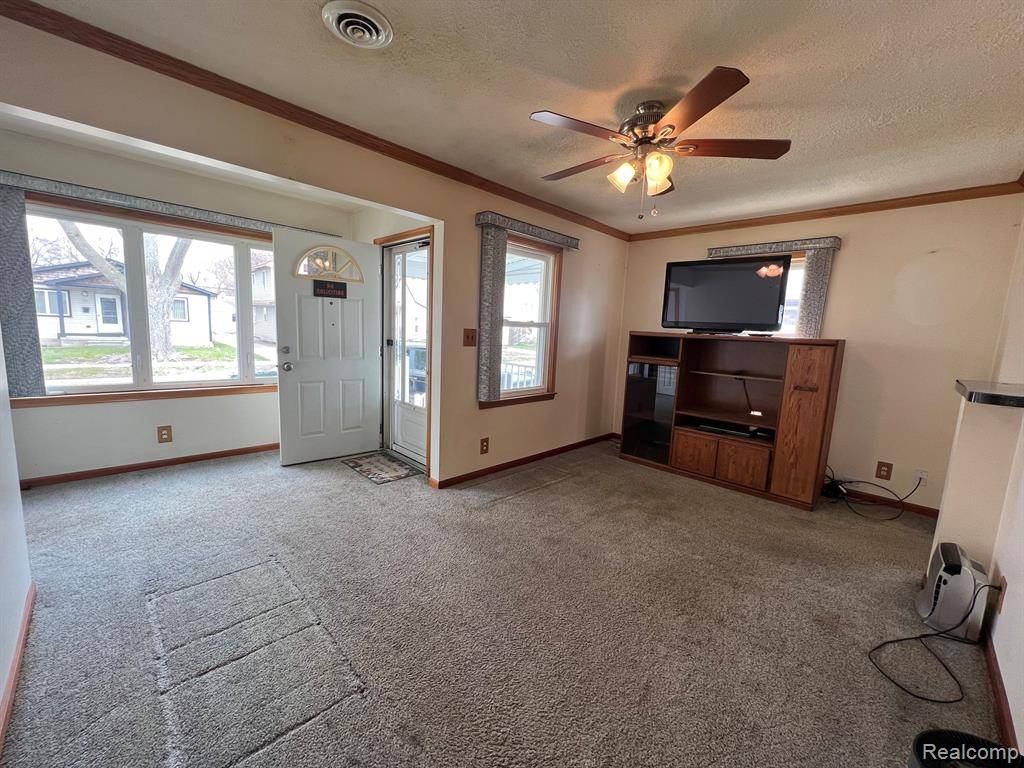 Hazel Park, MI 48030,520 E BRICKLEY Avenue