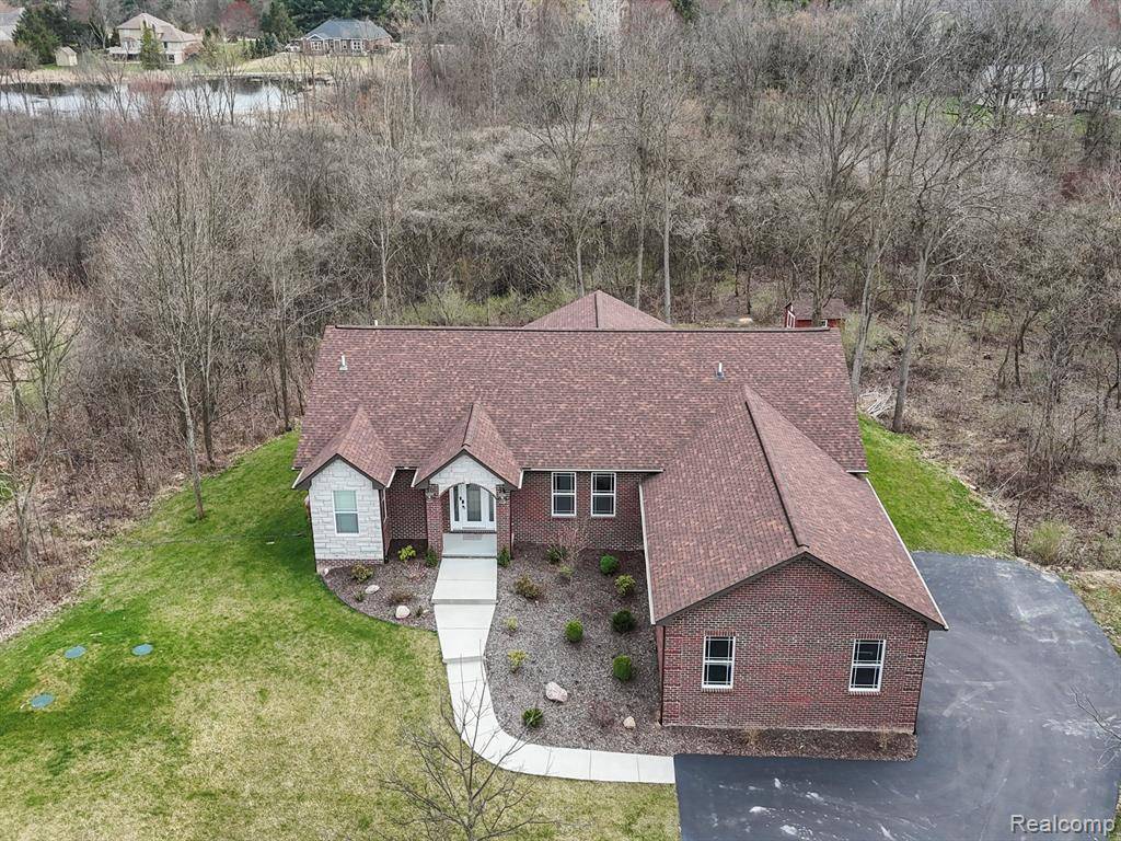South Lyon, MI 48178,6750 SUNSET Drive