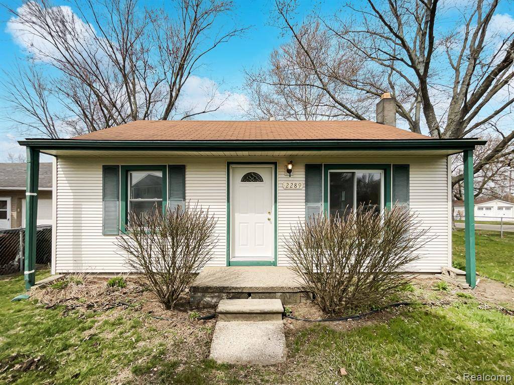 2289 COLLINS Avenue, Shelby Twp, MI 48317