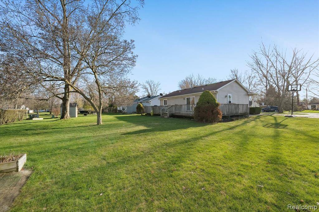 Howell, MI 48843,909 DEARBORN Street