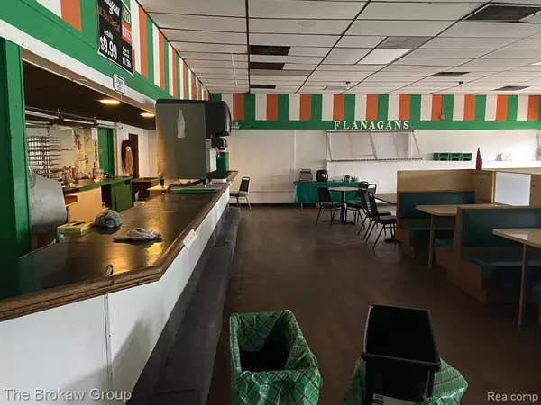 Lapeer, MI 48446,4 E NEPESSING Street