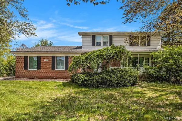 Bloomfield Hills, MI 48304,2625 PLUM BROOK Drive