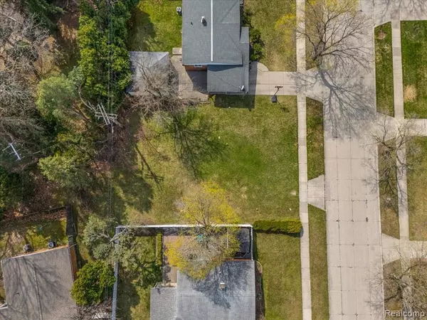 Oak Park, MI 48237,15201 MARLOW Street