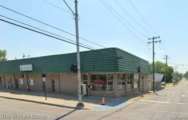 4 E NEPESSING Street, Lapeer, MI 48446