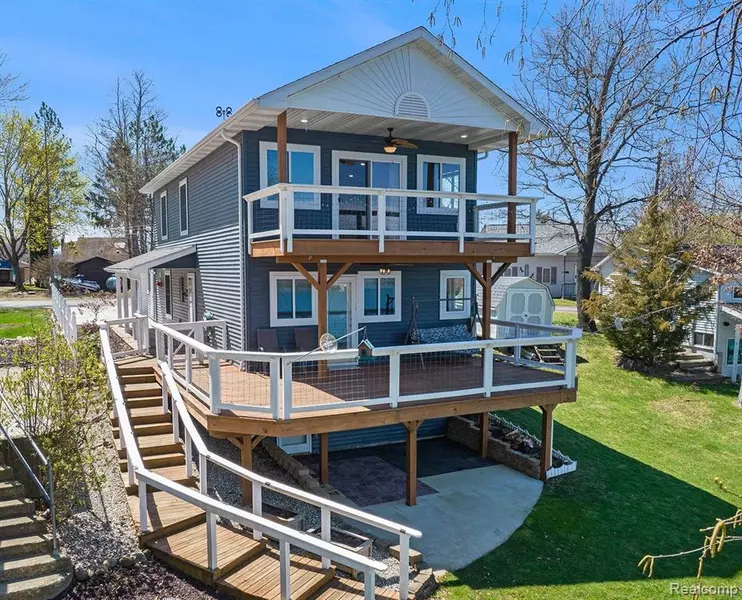 11010 WOODWARD Drive, Byron, MI 48418